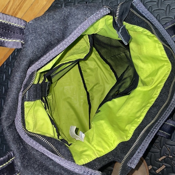 Lululemon gym bag - Picture 3 of 7